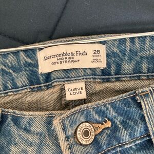 Abercrombie & Fitch Curve Love 90s MidRise Straight Jeans 28 short